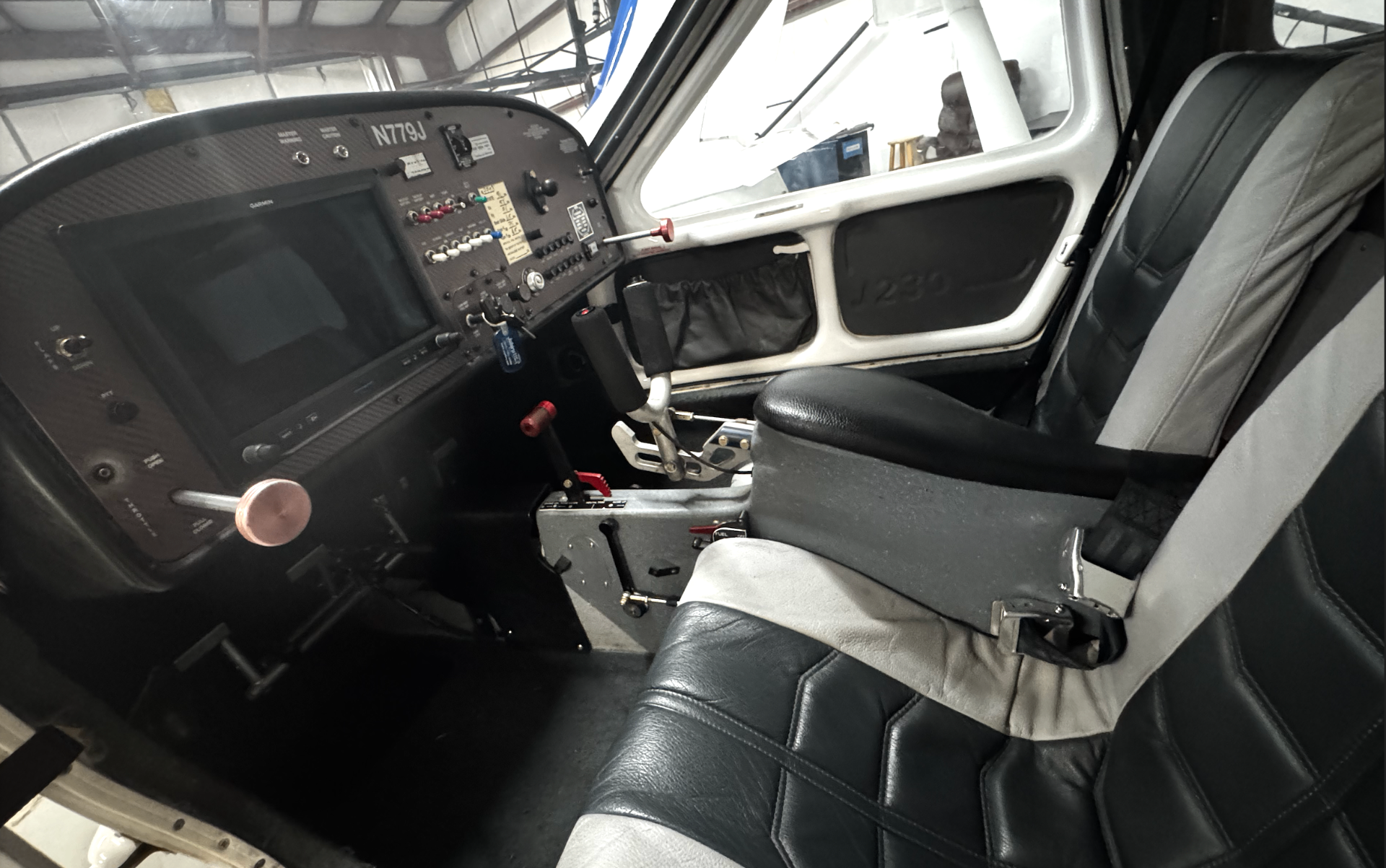 Jabiru J230-D Interior